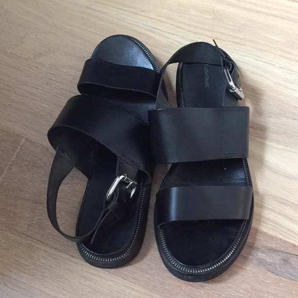 & Other Stories Shoes - & Other Stories Black Zipper Sandal